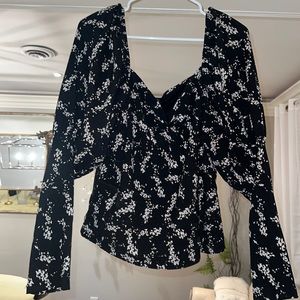 Black printed puff sleeve blouse